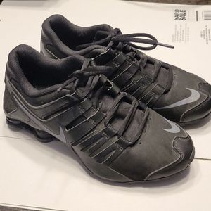 Nike shock black tennis shoe sneakers